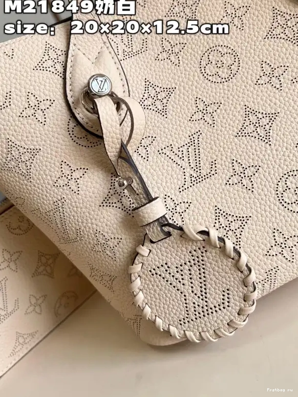 First bag ru VUITTON BLOSSOM PM LOUIS 0524